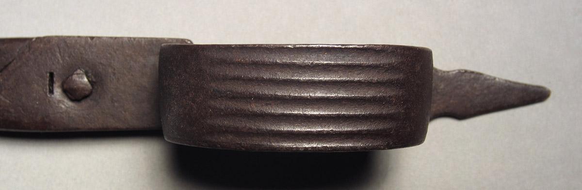 1957.0084.009, Snuffer, tray detail