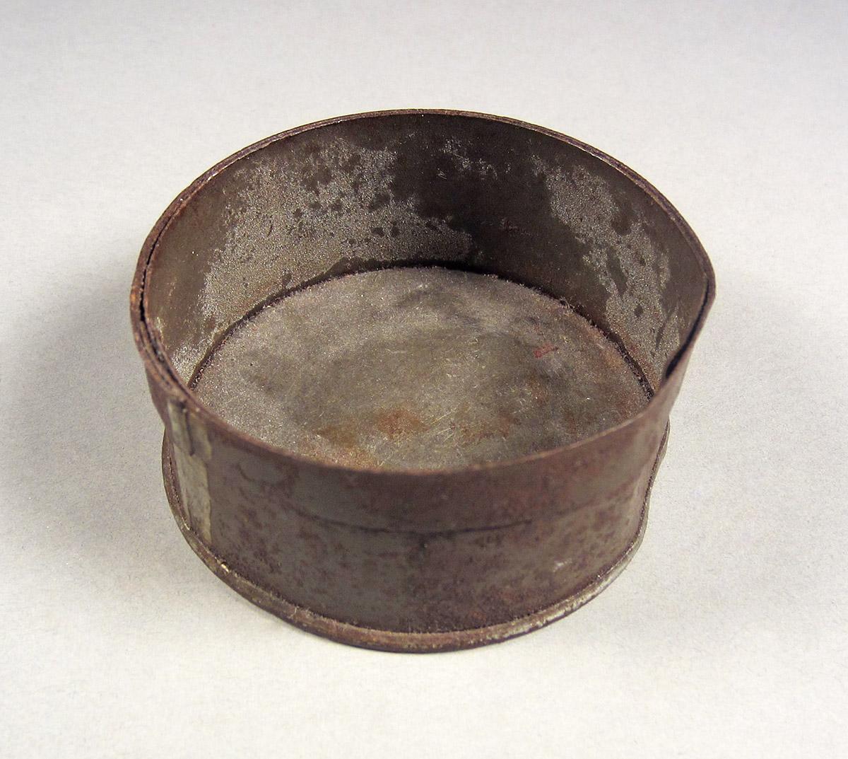 1957.0084.013, Box, angle