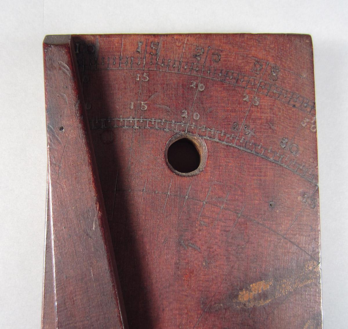 1957.0084.022 Dial marking gauge, Inscription detail