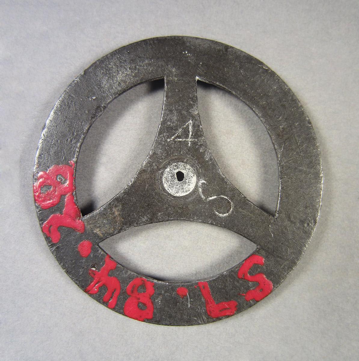 1957.0084.028, Clock wheel template, marks