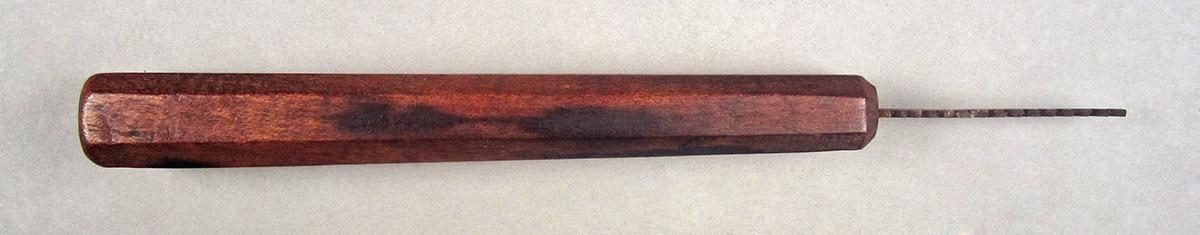 1957.0084.030, Keyhole saw, side 2