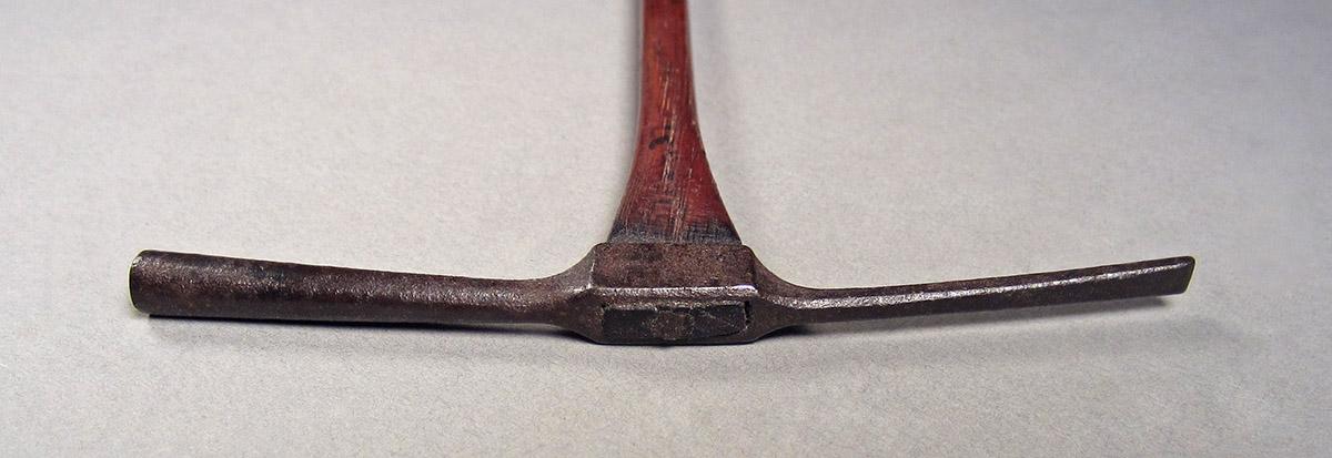 1957.0084.037, Hammer, head top