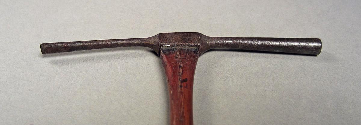 1957.0084.037, Hammer, head bottom