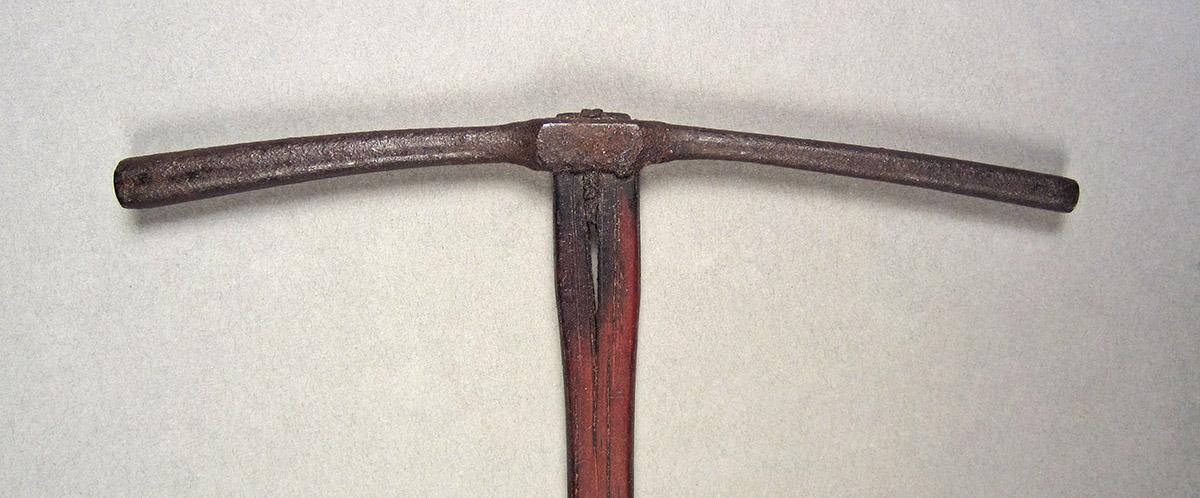 1957.0084.038, Hammer, head side 2