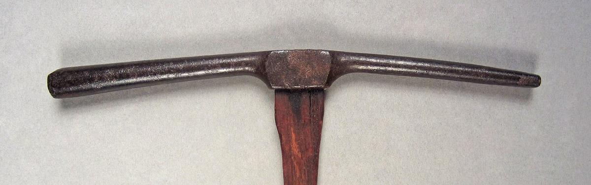 1957.0084.039, Hammer, head side 2