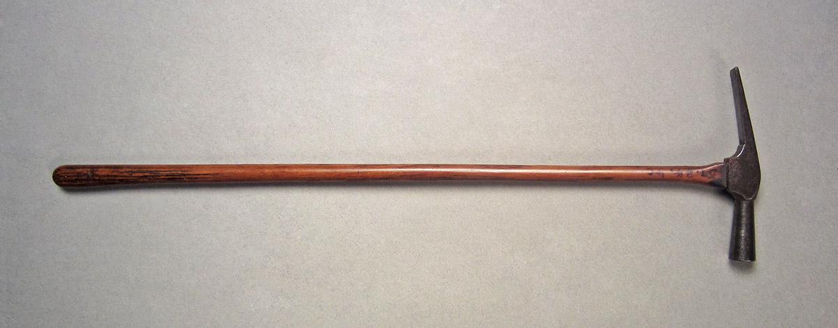 1957.0084.040, Hammer, side 2