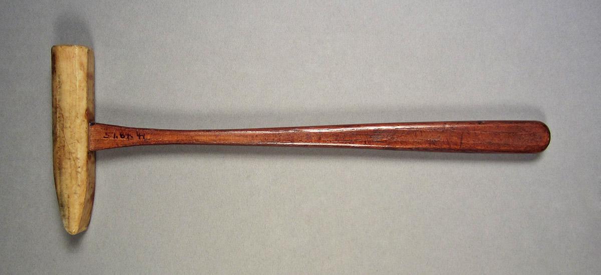 1957.0084.041, Hammer, side 2