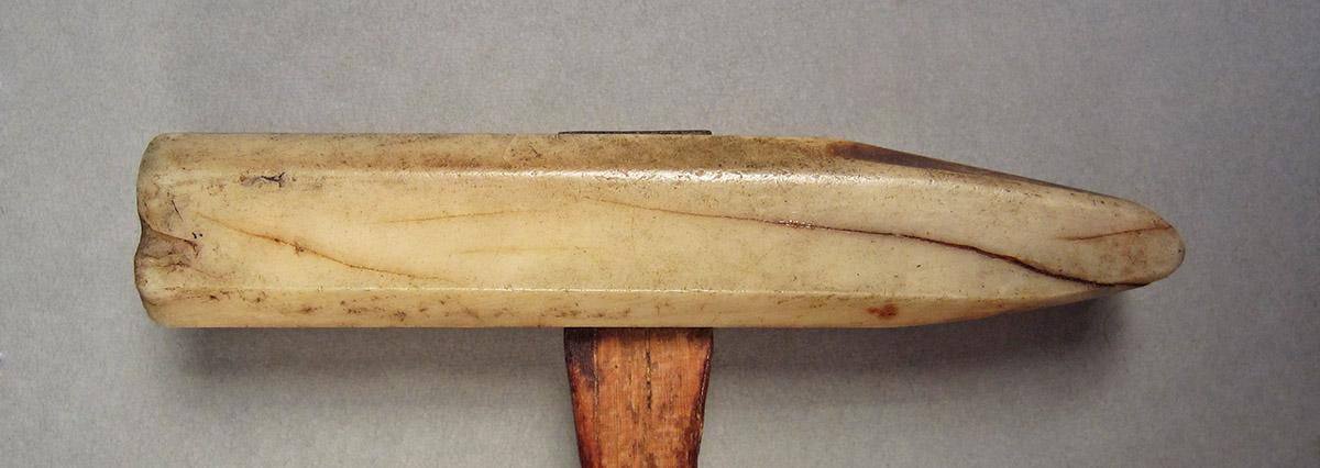 1957.0084.041, Hammer, head side 2