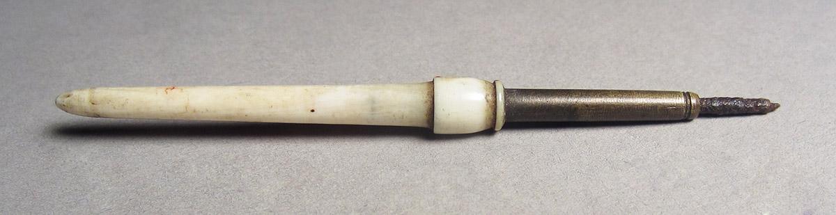 1957.0084.051, Hand drill, overall