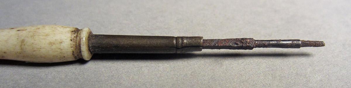 1957.0084.052, Hand drill, tip side 1