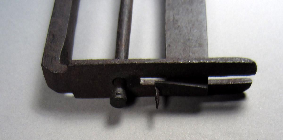 1957.0084.060 Watch spring winder, Side 2