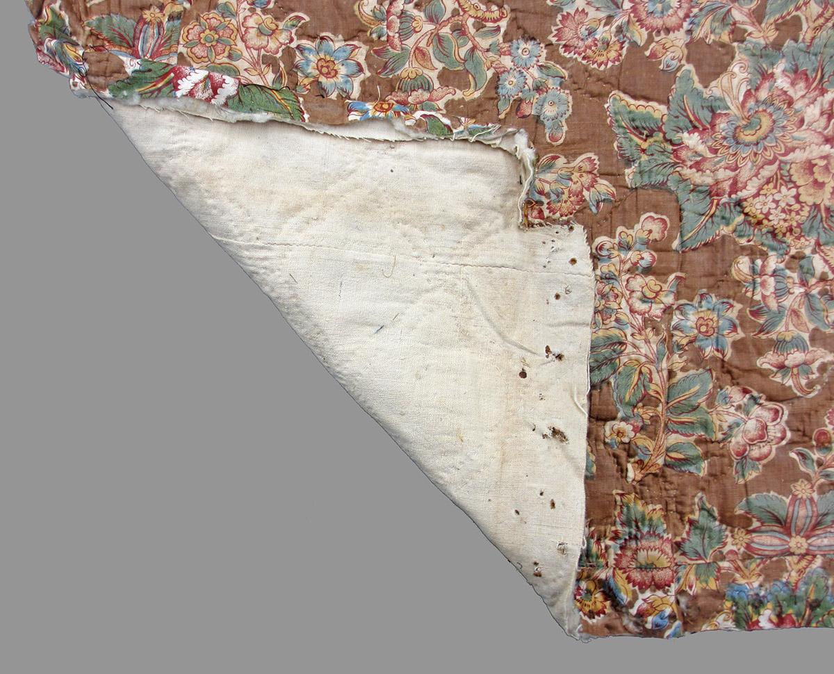 1969.2985 D textile, printed folded corner