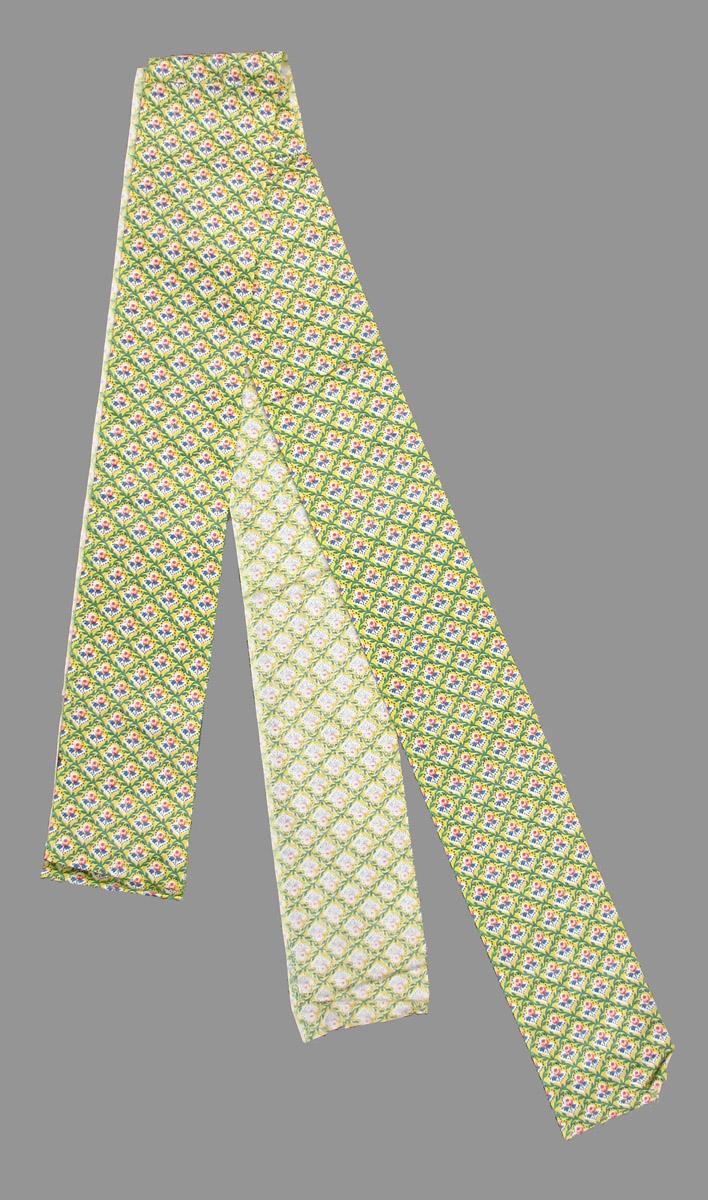 1969.2992 H textile, printed partial obverse