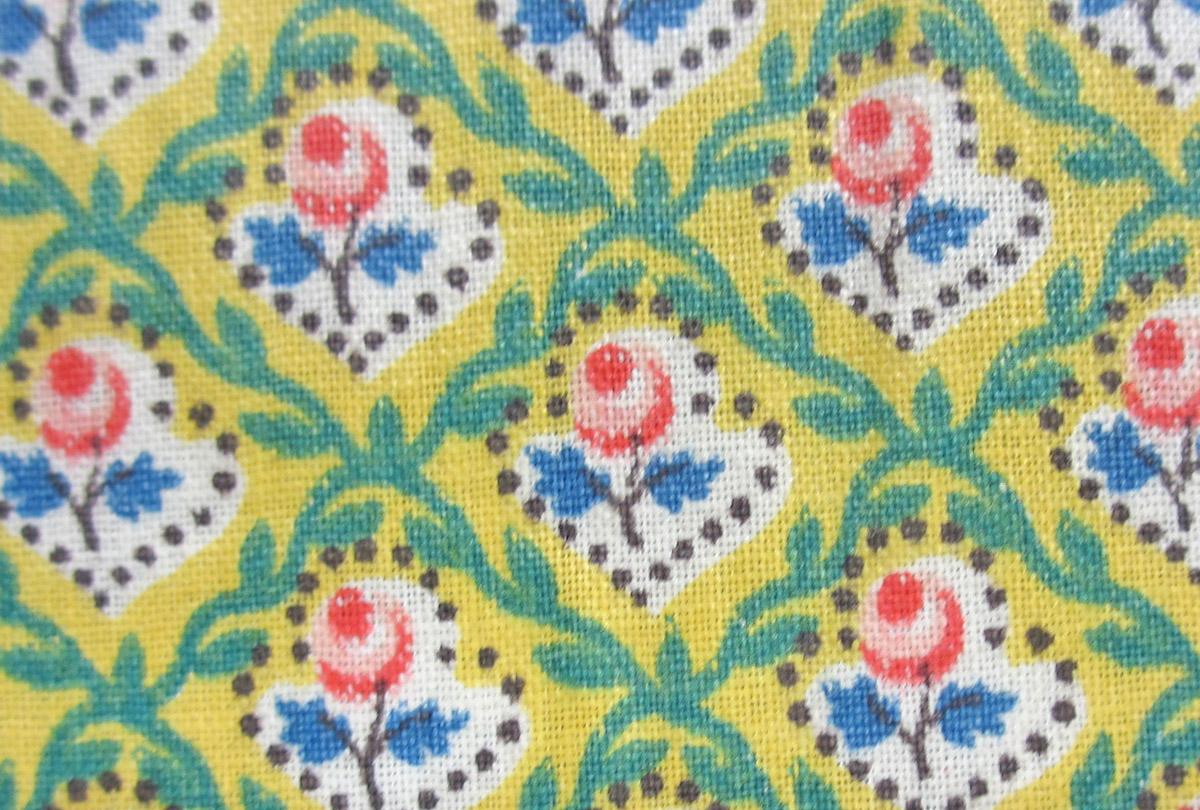 1969.2992 L textile, printed detail