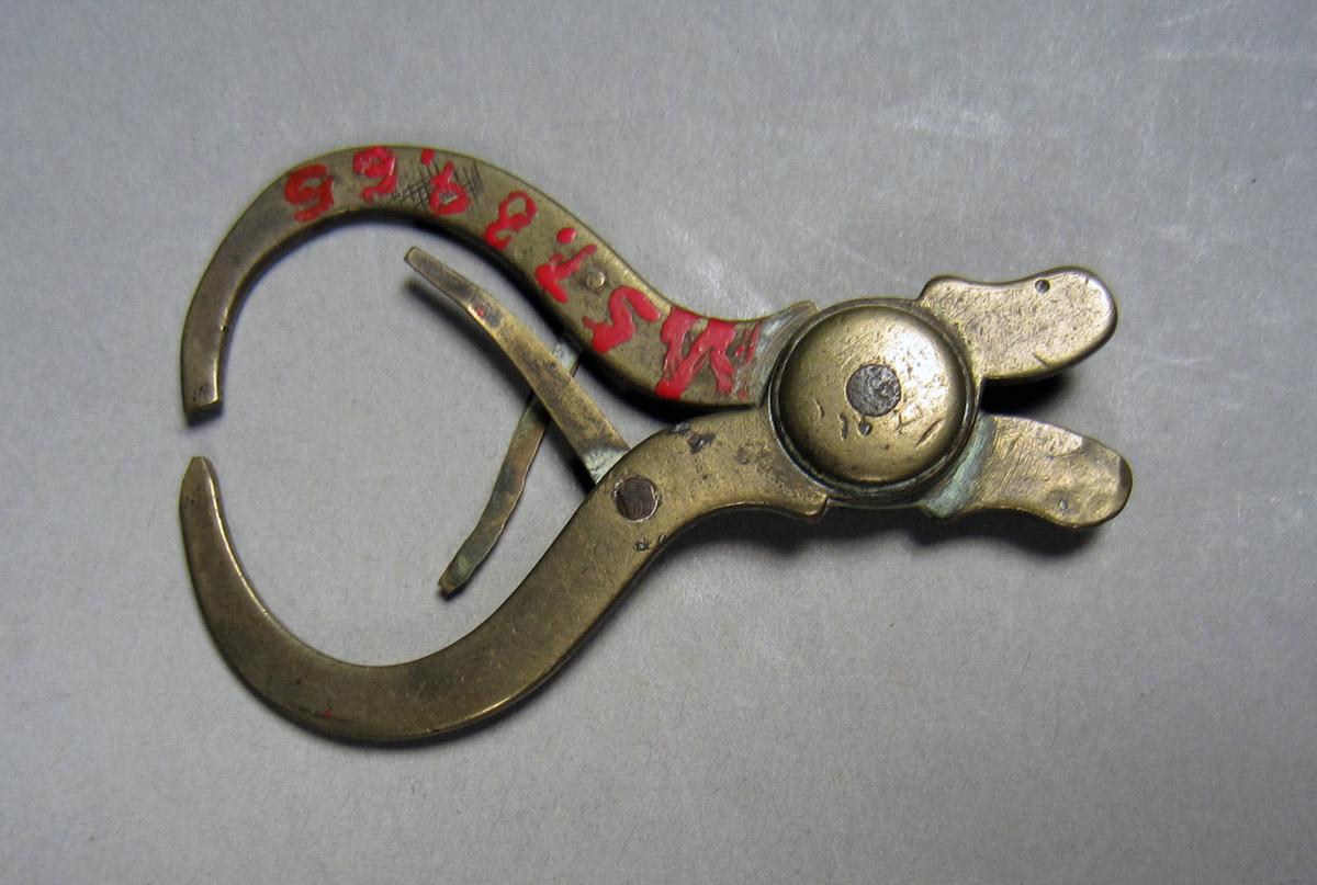 1957.0084.065 Calipers, View 2