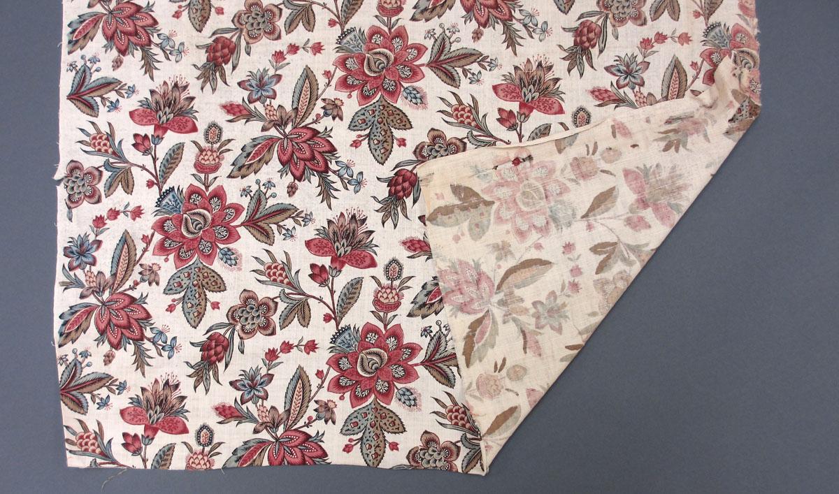 1969.3083.001 Textile, printed partial folded corner
