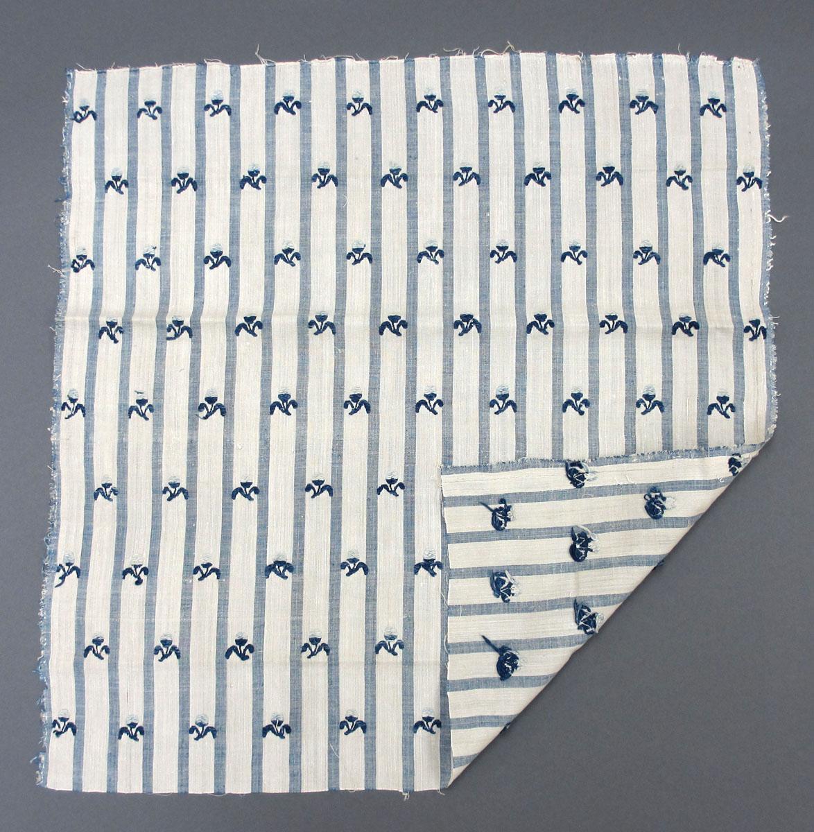 1969.3086.001 Textile folded corner