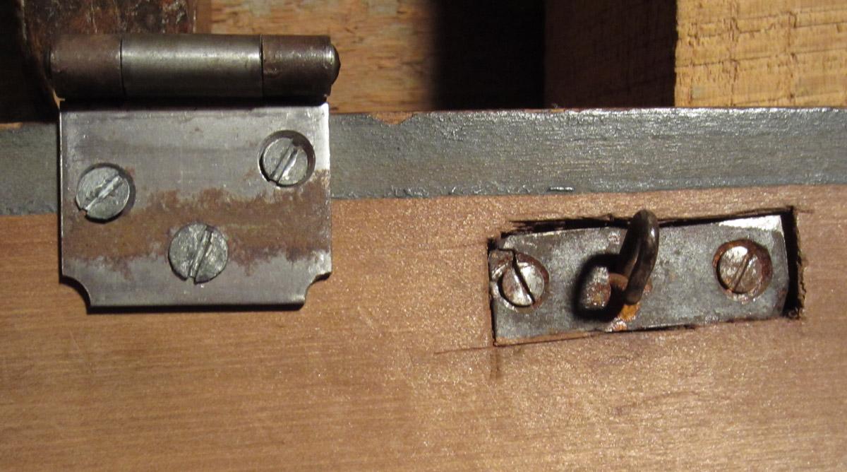1957.0093.001 Tool chest, Hasp