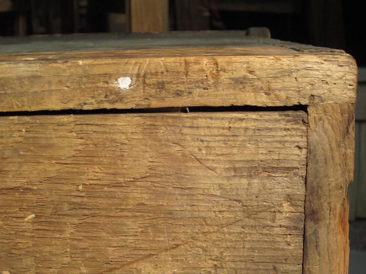 1957.0093.001 Tool chest, Underside corner 3