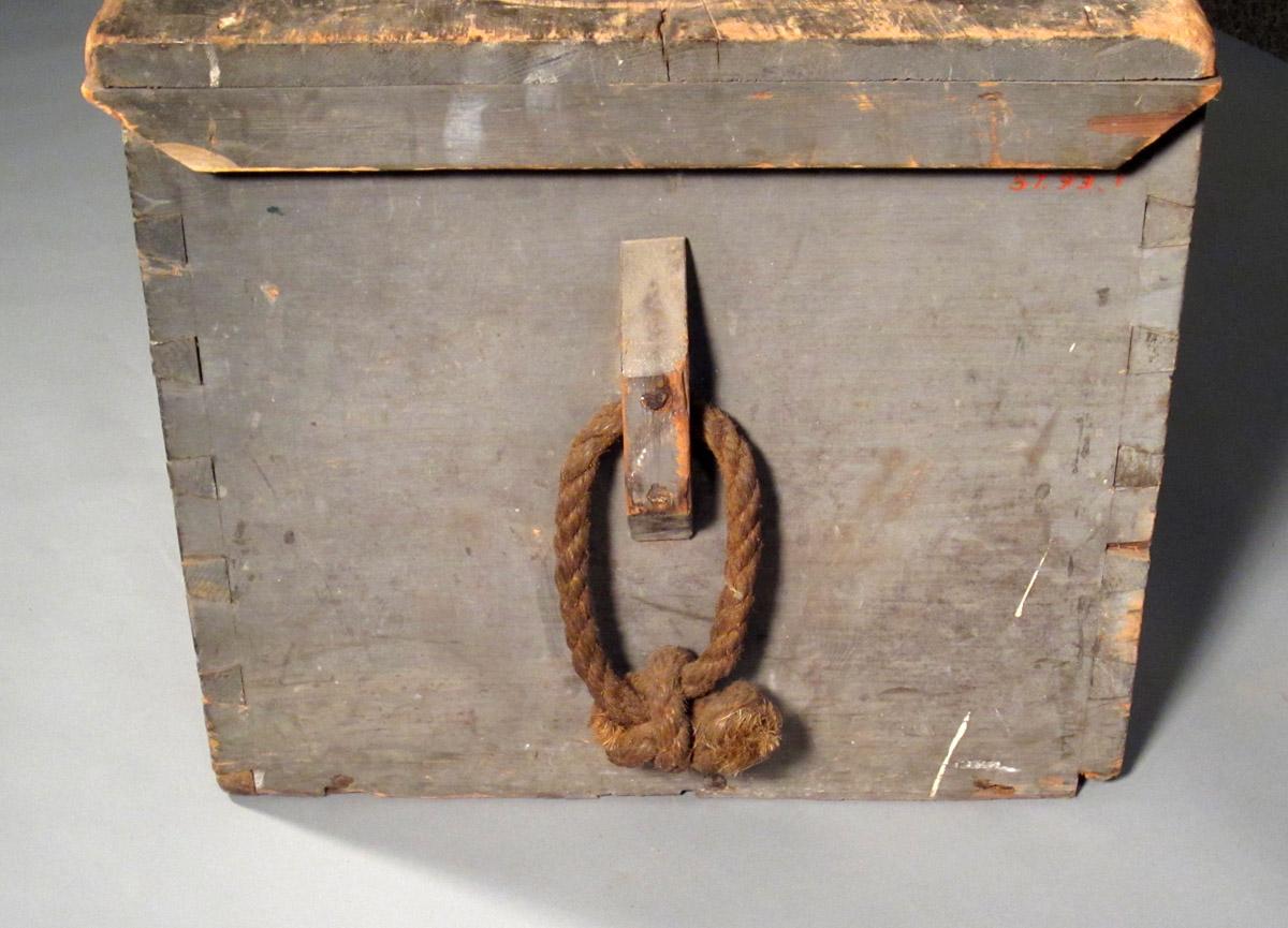1957.0093.001 Tool chest, Side 1