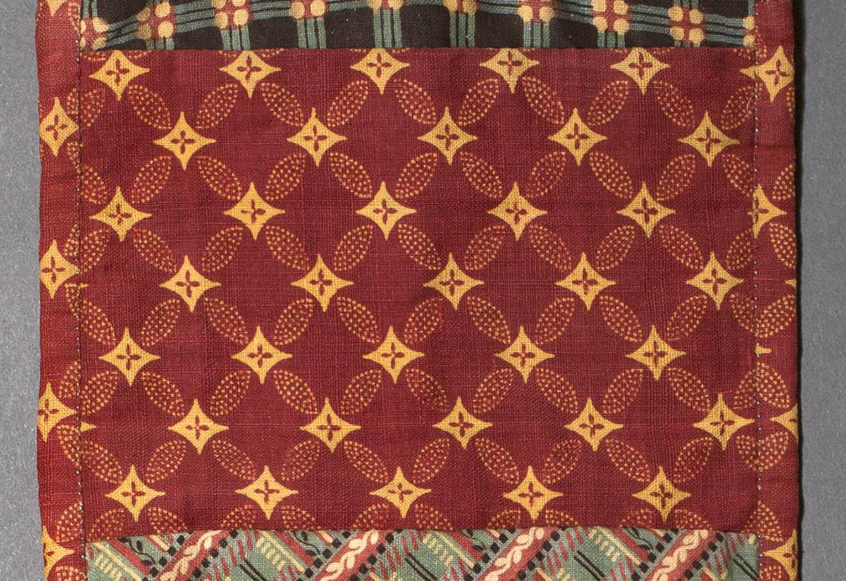 1969.3105 Needlework Case, Detail 2