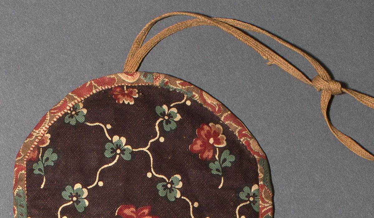 1969.3107 Needlework Case, View 2 Detail