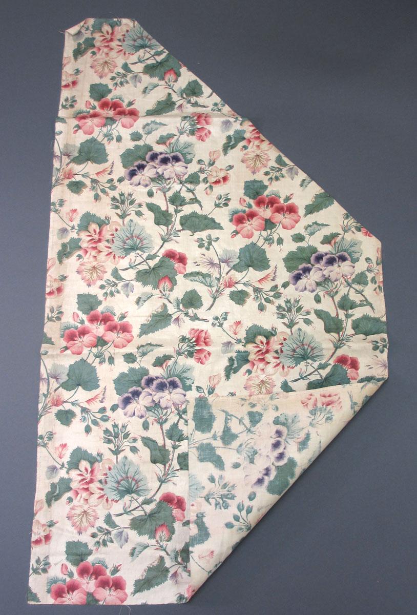 1969.3115.001 Textile, printed folded corner