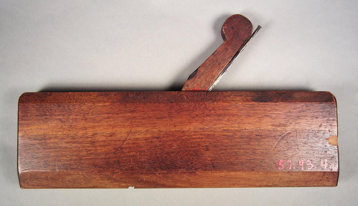 1957.0093.004 A-C, Molding plane, overall side 2