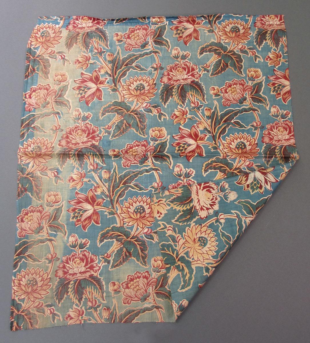 1969.3117.001 Textile, printed folded corner