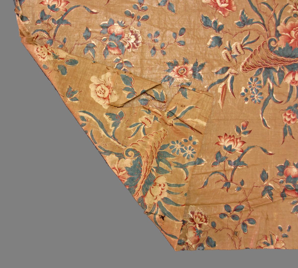 1969.3145.001 textile, printed folded corner