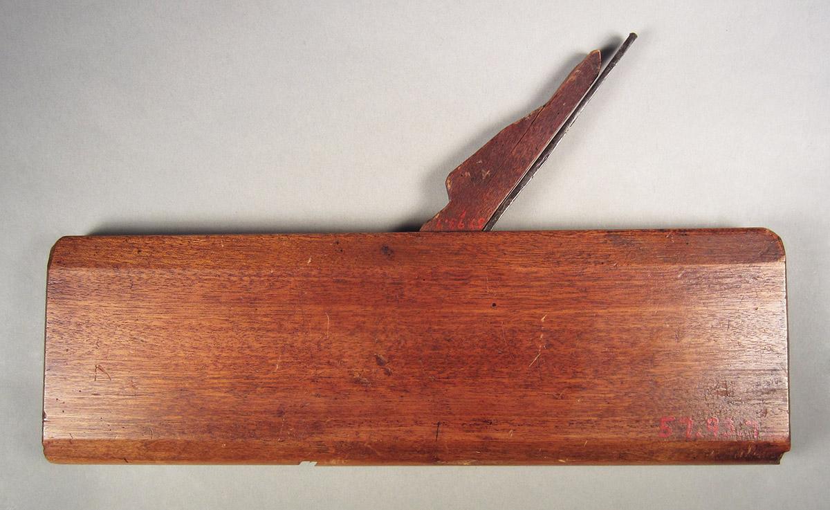 1957.0093.007 A-C, Round plane, overall side 2