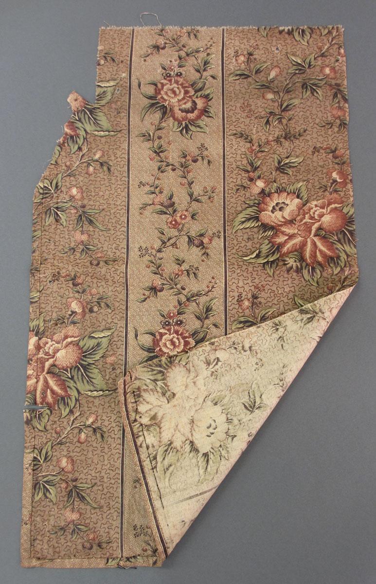 1969.3196.001 Textile, printed folded corner