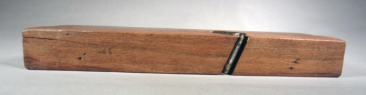 1957.0093.012 A-C Rabbet plane, Underside