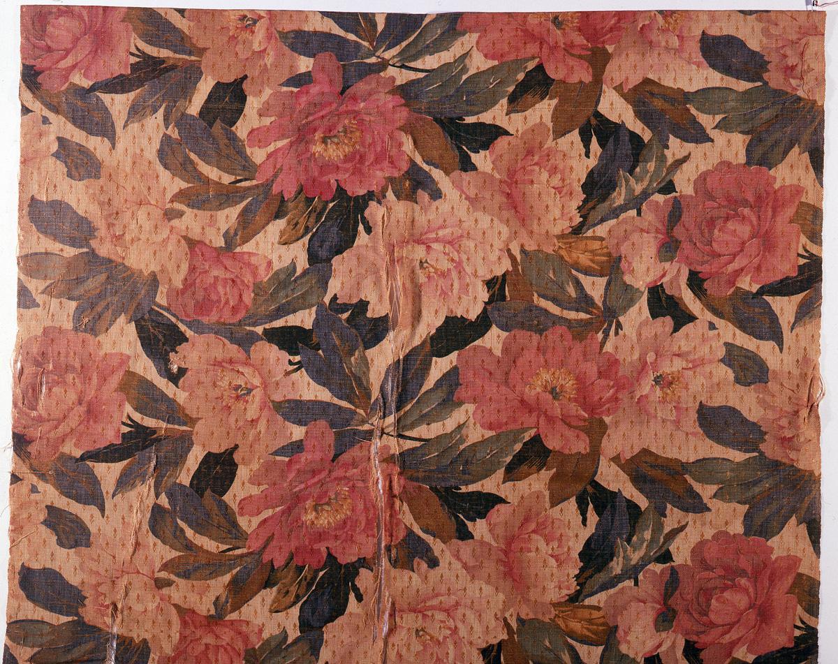 1969.3197 Textile square