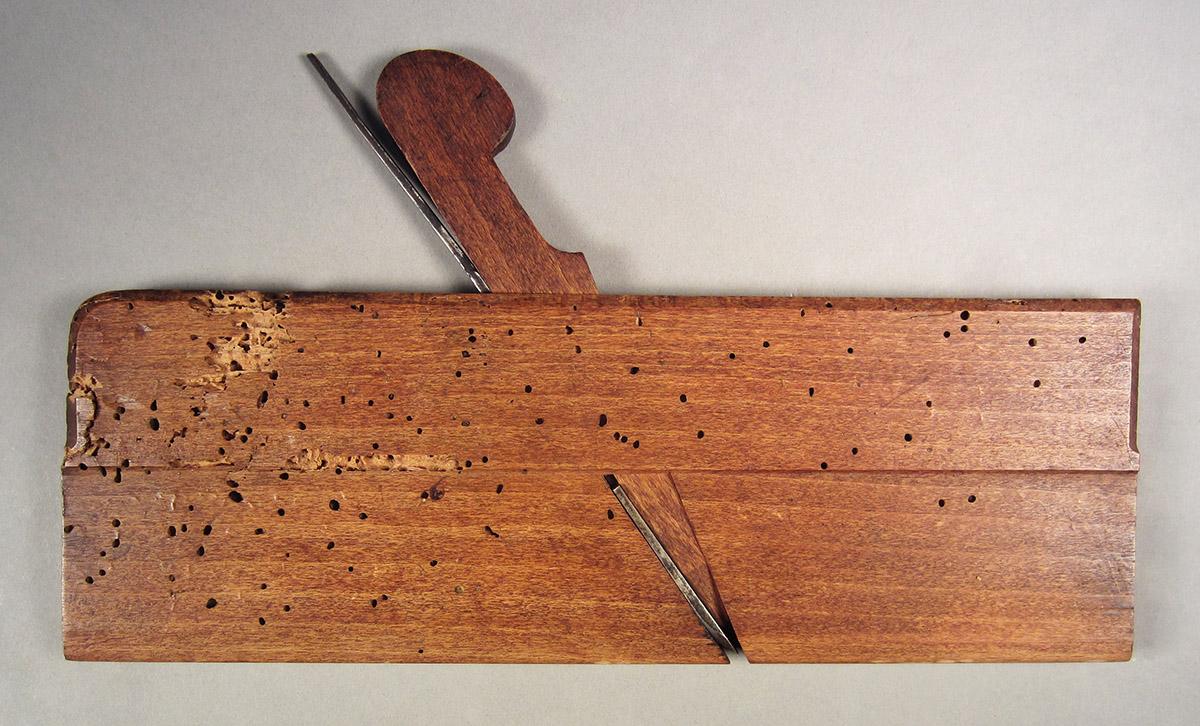1957.0093.013 A-C, Round plane, overall side 1
