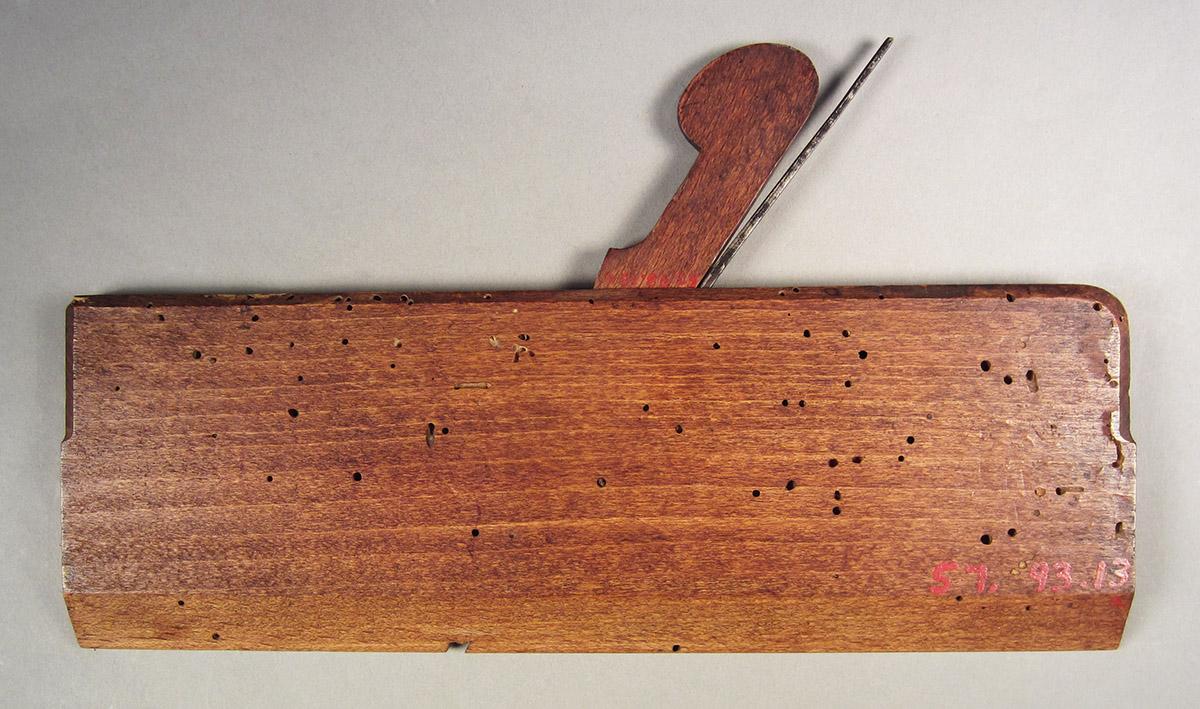 1957.0093.013 A-C, Round plane, overall side 2
