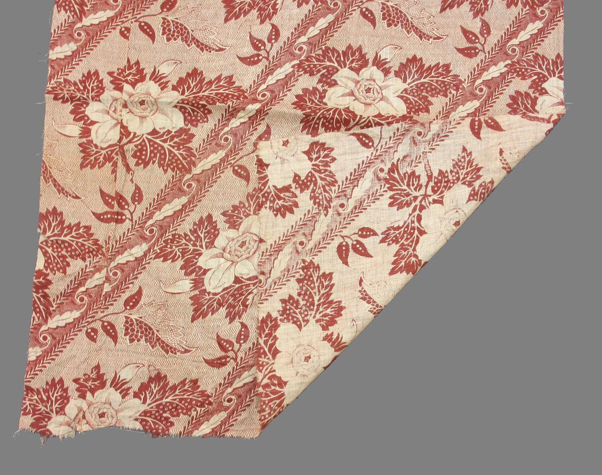 1969.3214.001 textile, printed folded corner