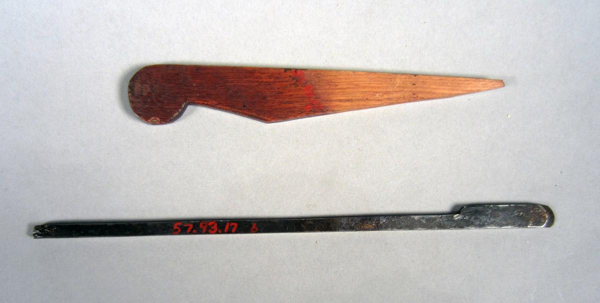 1957.0093.017 B-C Round plane, View 1