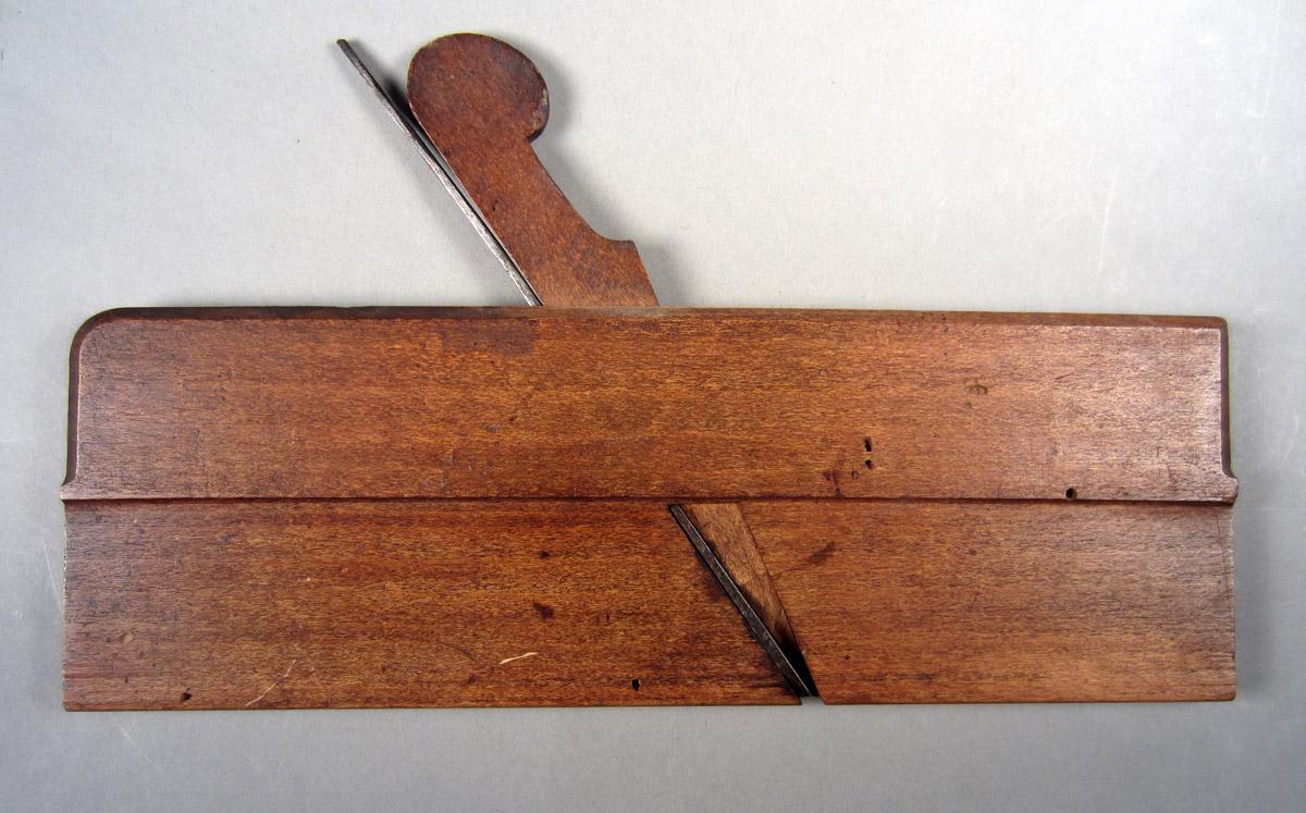 1957.0093.018 A-C Round plane, View 1