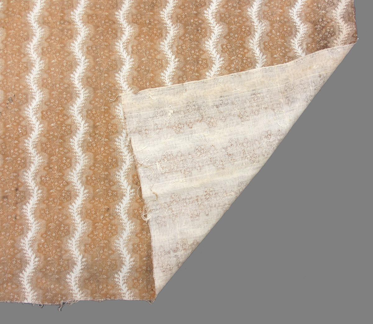 1969.3233 textile, printed folded corner
