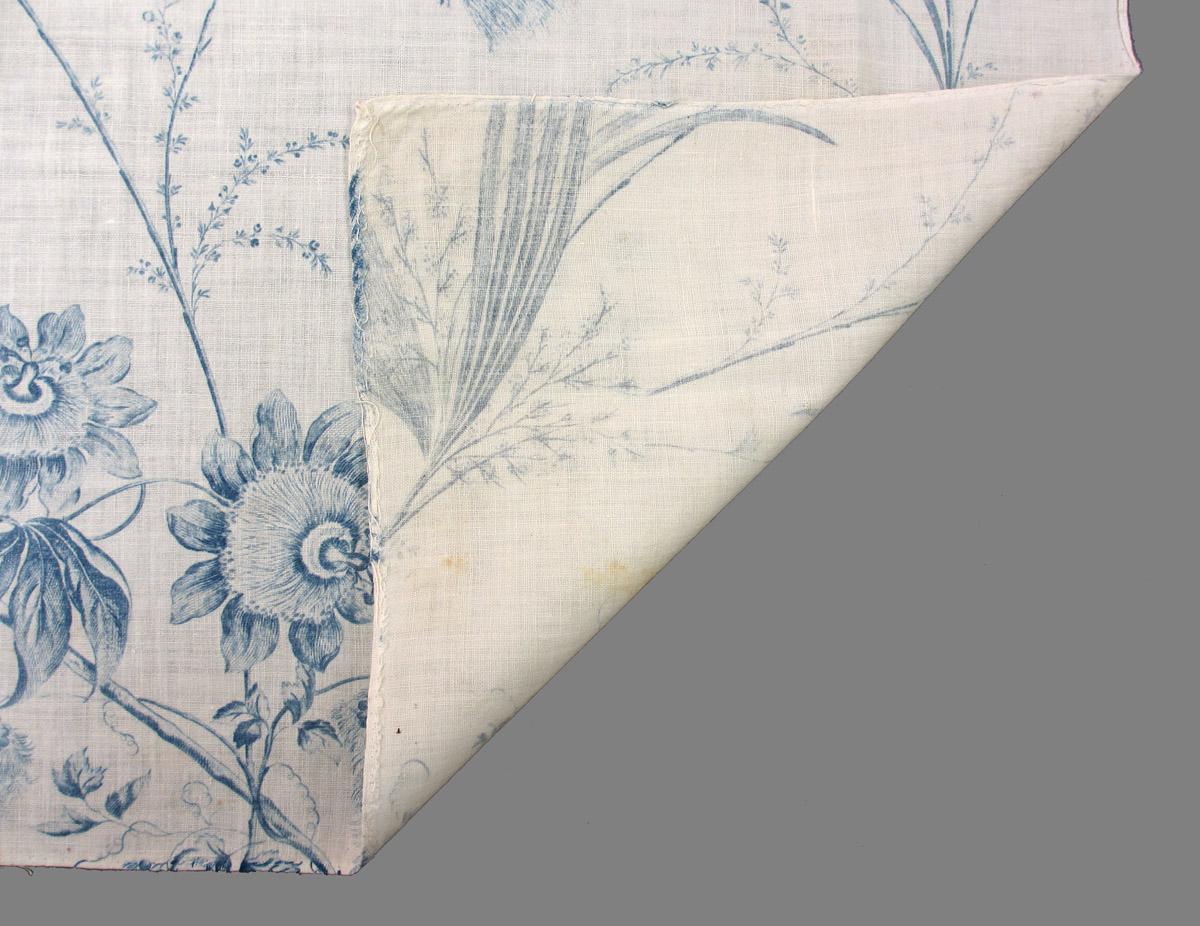 1969.3240.001 textile, printed folded corner