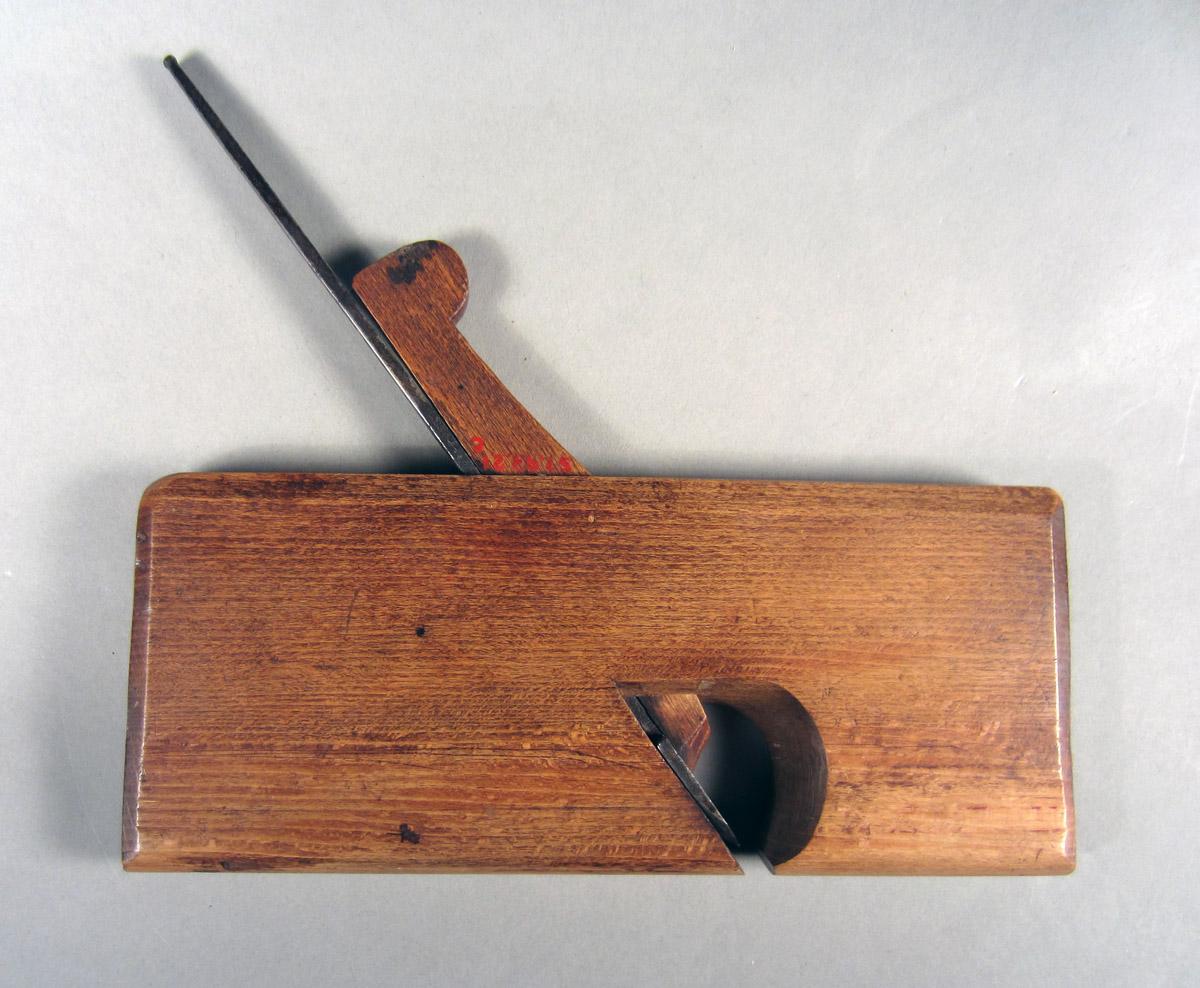 1957.0093.021 Round plane, View 1
