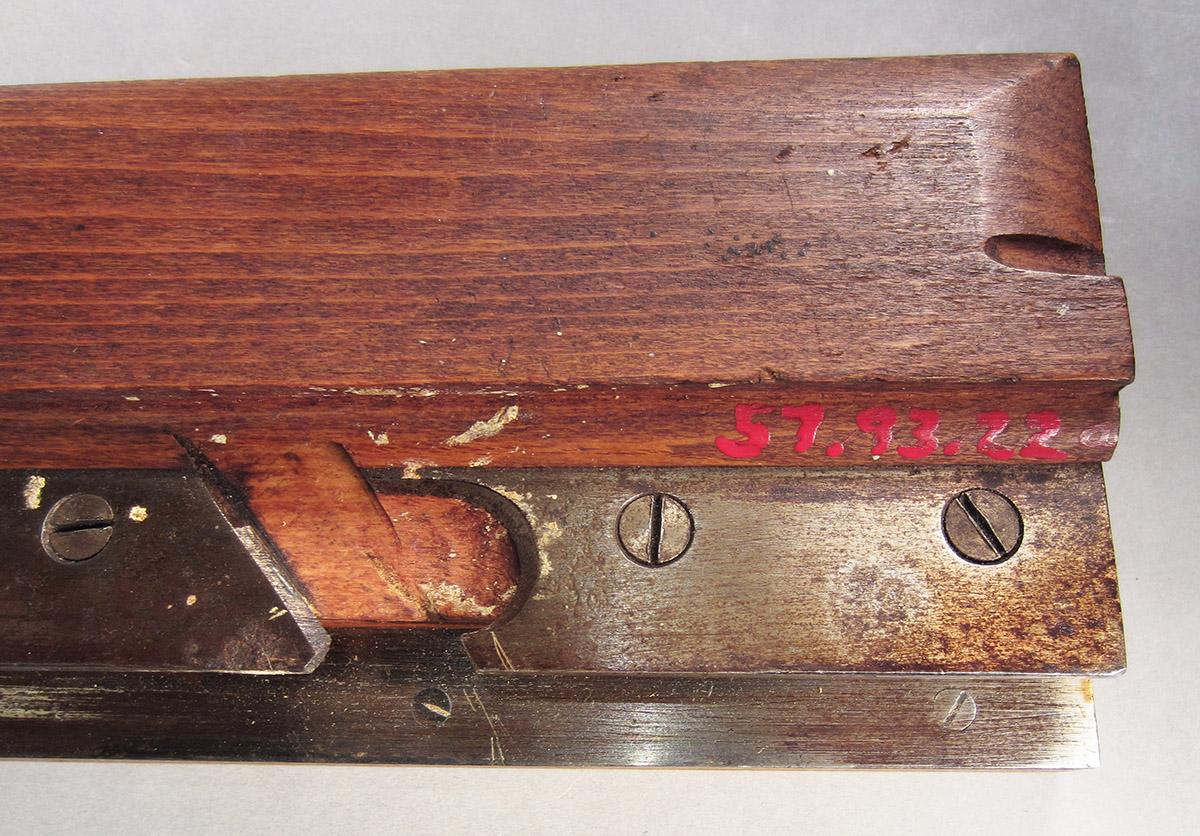 1957.0093.022 A,B Molding plane, sole detail