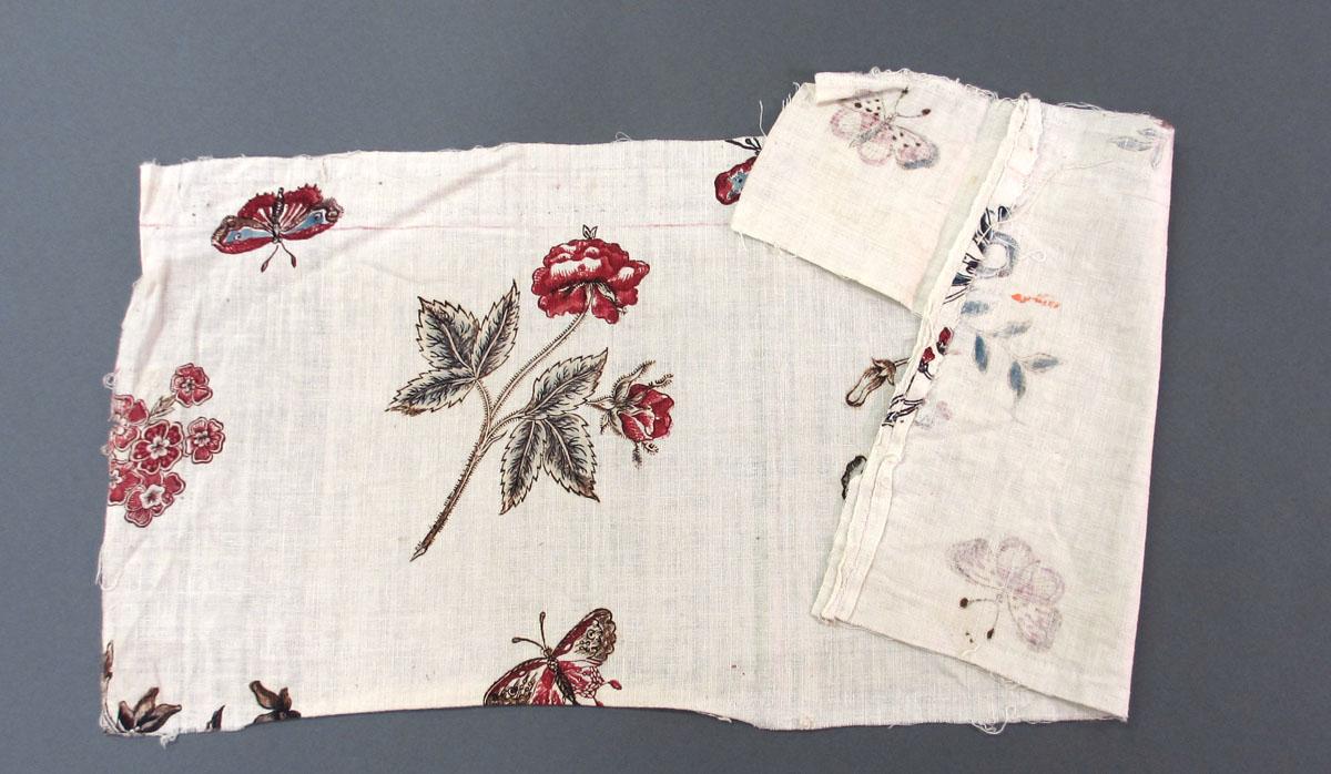 1969.3263.001 Textile, printed folded corner