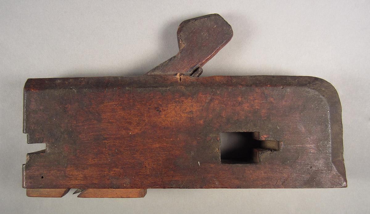 1957.0093.023 A-C, Molding plane, side 2