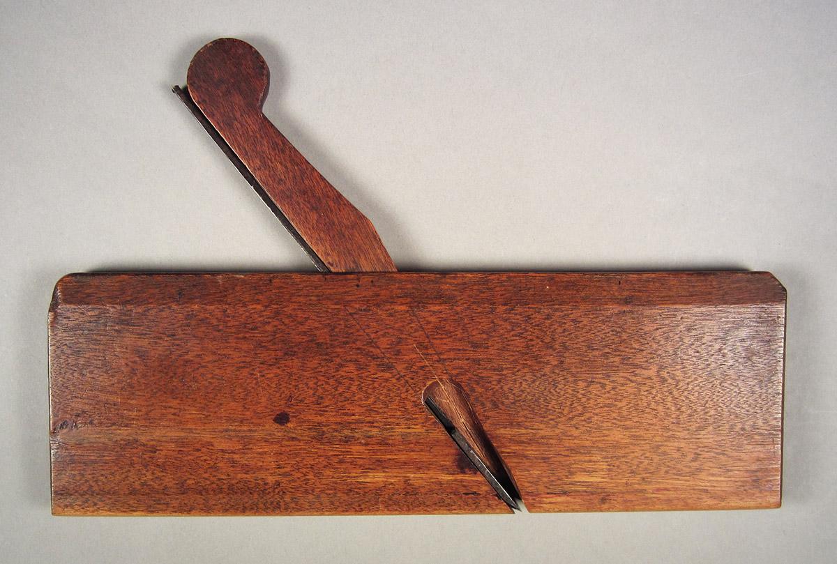 1957.0093.026 A-C, Round plane, overall side 1