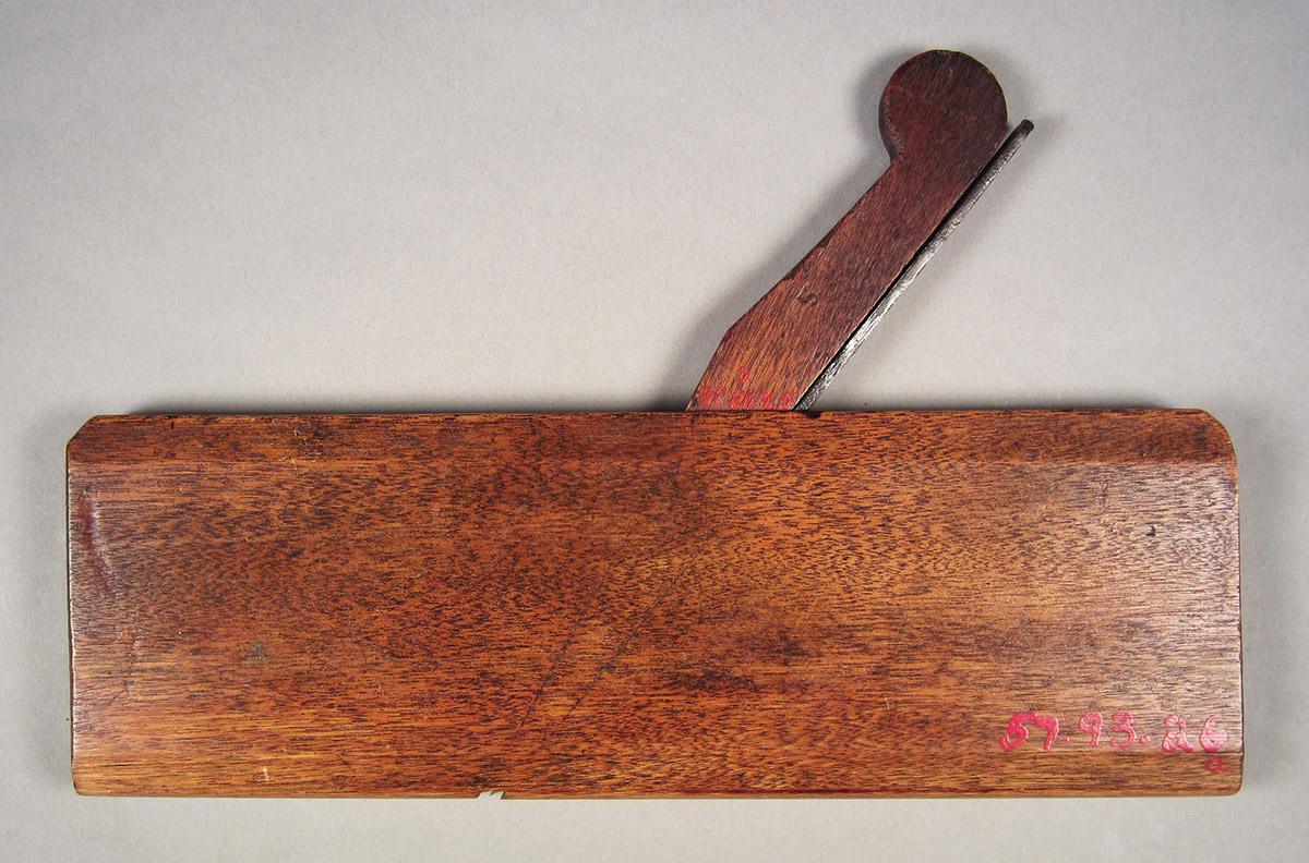 1957.0093.026 A-C, Round plane, overall side 2