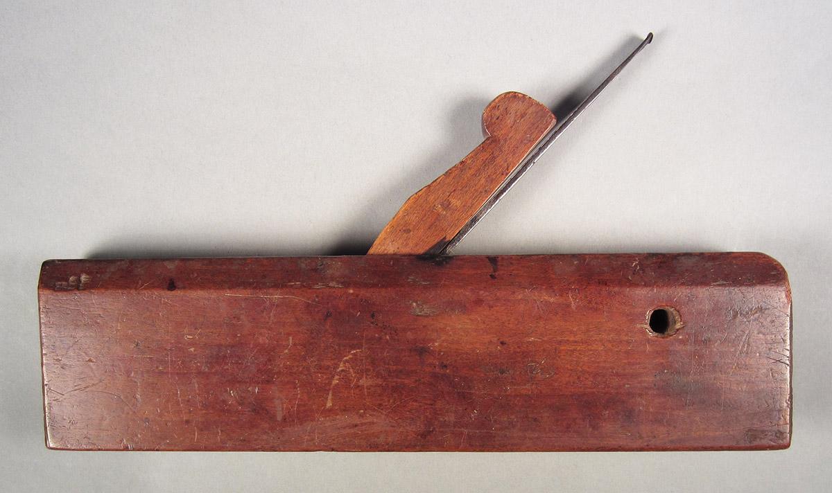 1957.0093.027 A-C, Molding plane, side 2