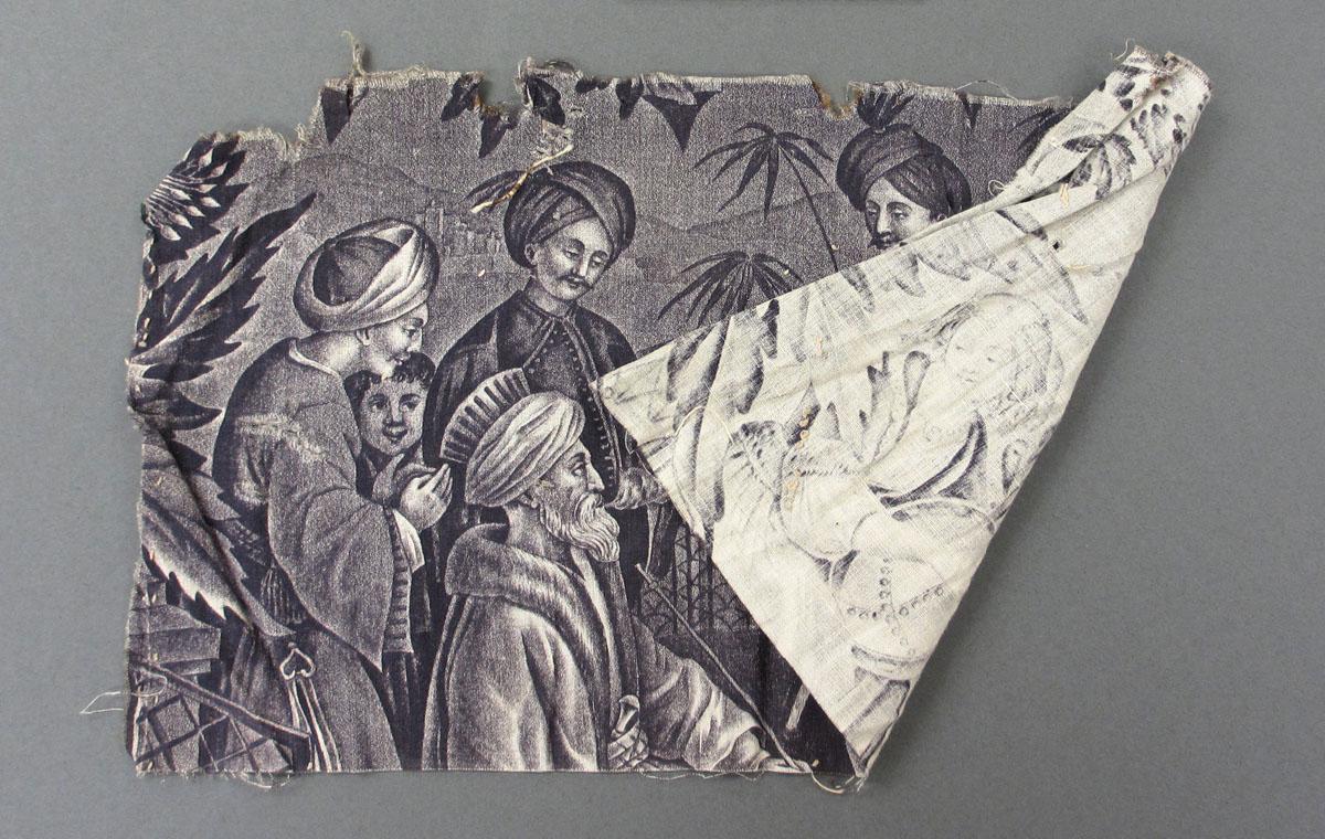 1969.3299.003 Textile, printed folded corner