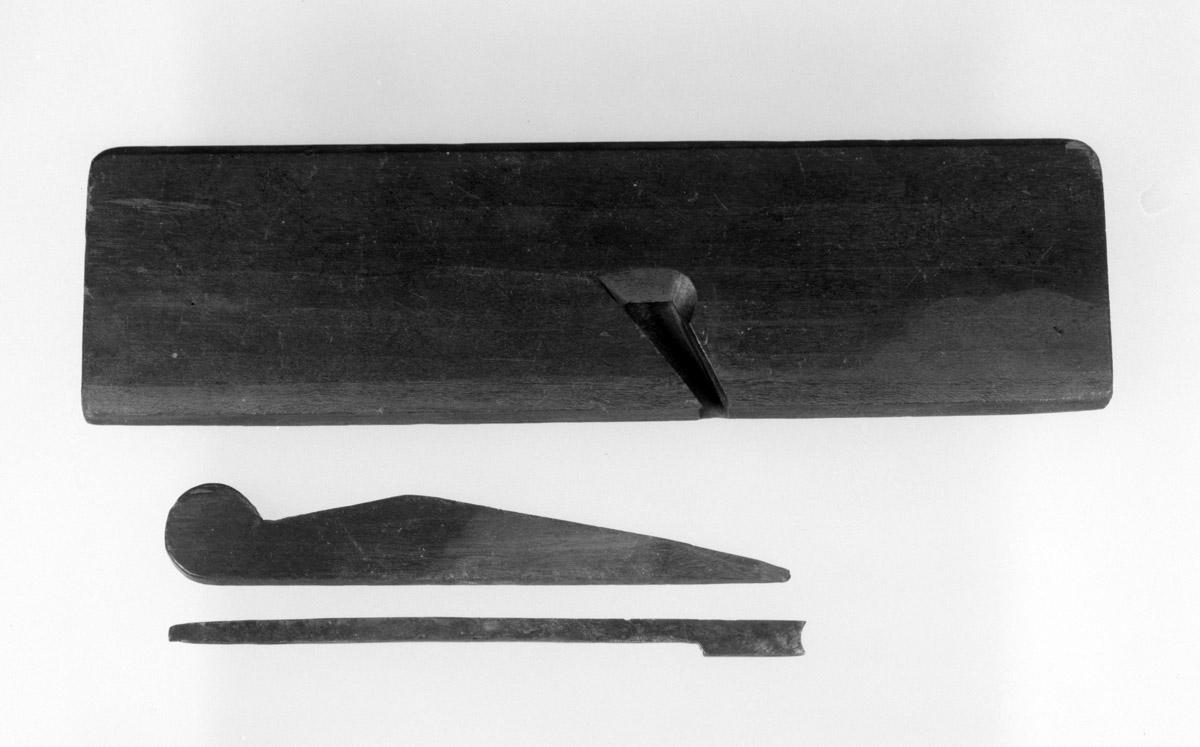 1957.0093.093 A-C Hollow plane